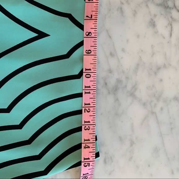 NWT Marc by Marc Jacob’s mint green skirt with black line design size 6 - Picture 6 of 7